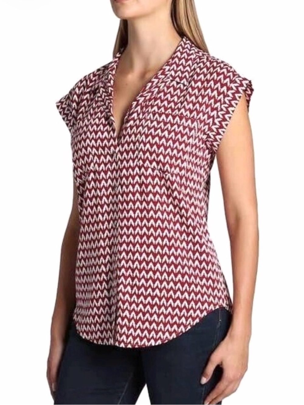 Jachs Sleeveless V-Neck Chevron Blouse in Maroon and White